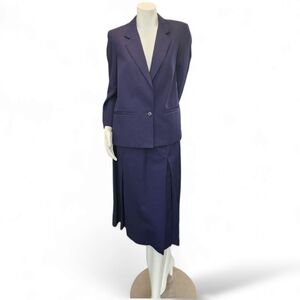 Vintage Navy Dark Blue Domino pleated two piece skirt & jacket suit wool size 8